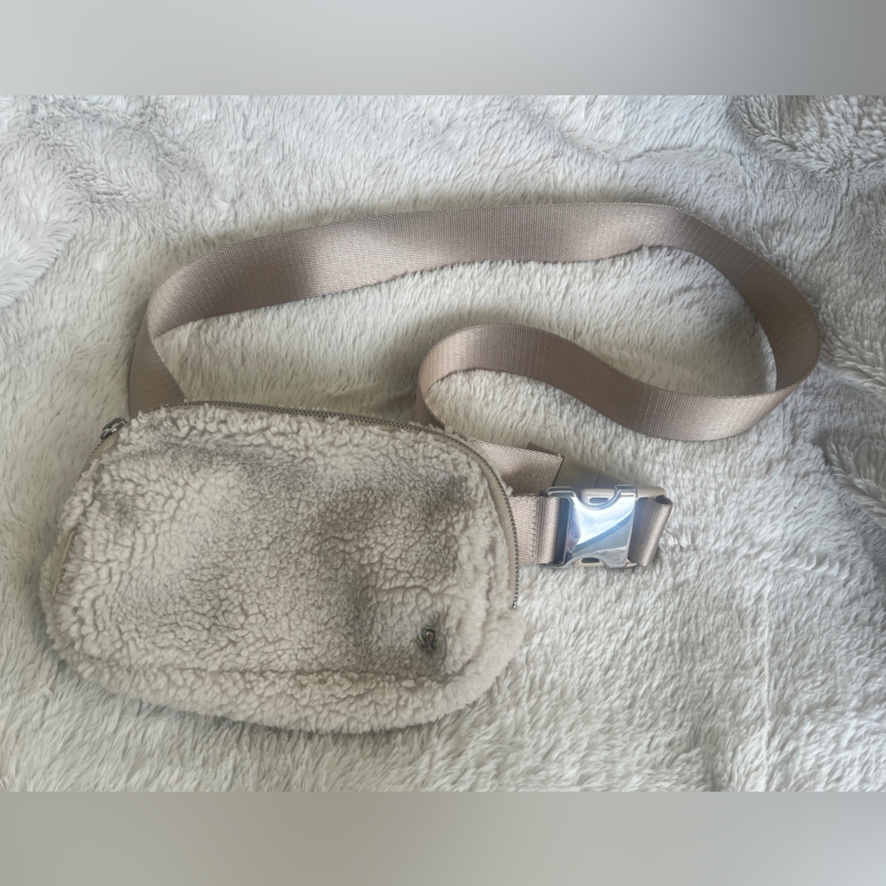 Lululemon Sherpa Fleece Everywhere Belt Bag